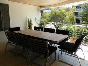Al fresco dining for eight at Sun, sand, sea and salty kisses Cottesloe holiday accommodation