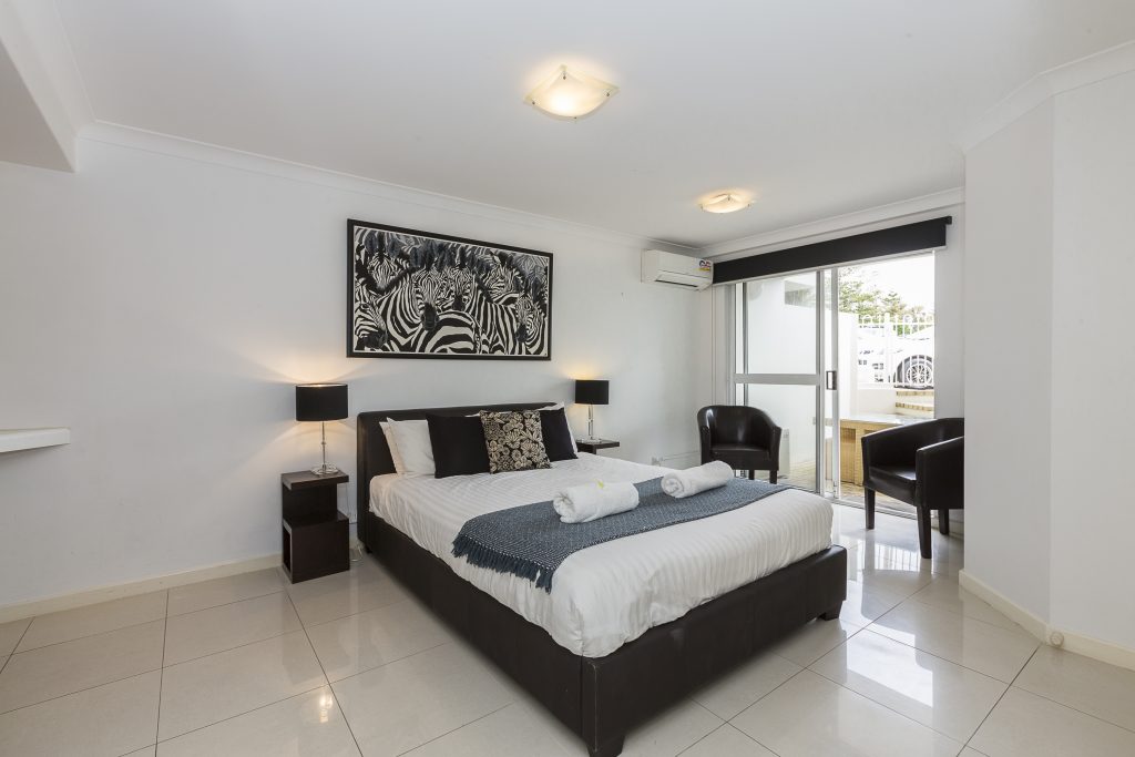 Cottesloe Cove Apartment master bedroom